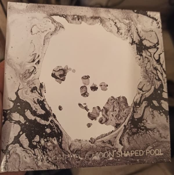RADIOHEAD - A MOON SHAPED POOL