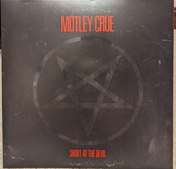 MOTLEY CRUE - SHOUT AT THE DEVIL