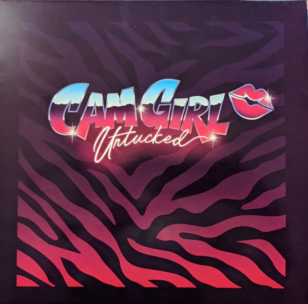 CAM GIRL - UNTUCKED