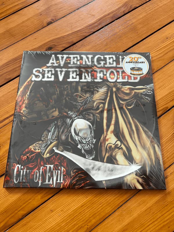 AVENGED SEVENFOLD - CITY OF EVIL (GATE) (OGV) (ANIV)